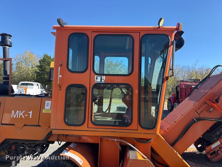 image for item DJ7941 2011 Broce Broom MK-1 broom