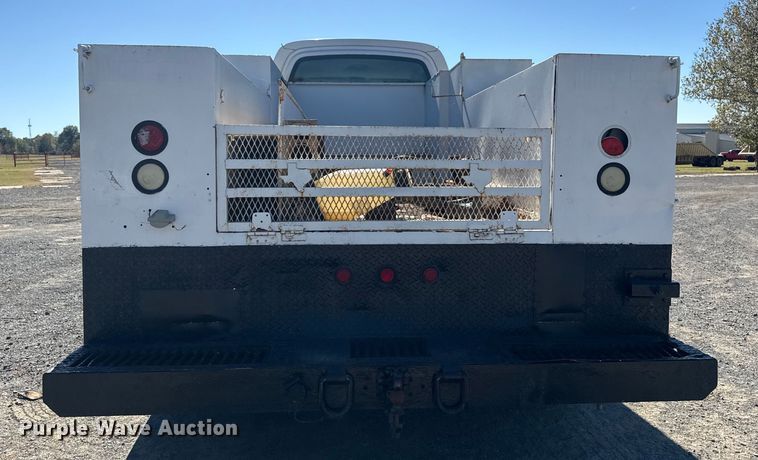 image for item DJ7942 2005 GMC C6500 utility / service truck