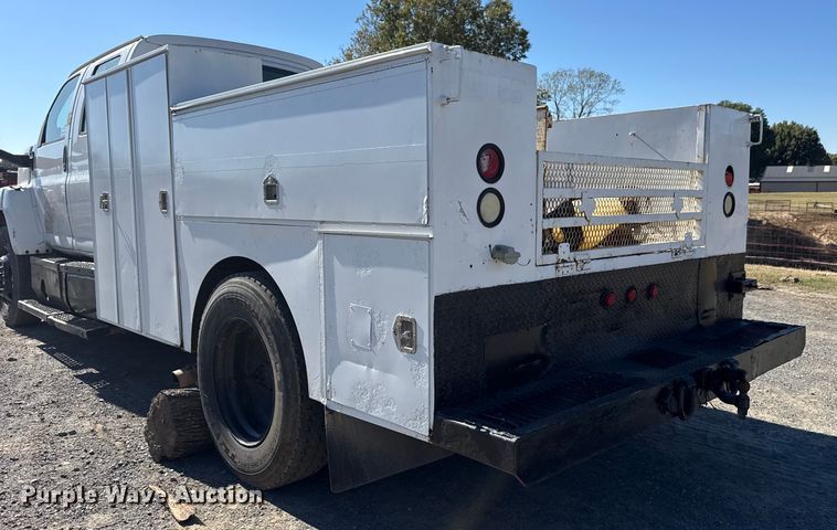 image for item DJ7942 2005 GMC C6500 utility / service truck