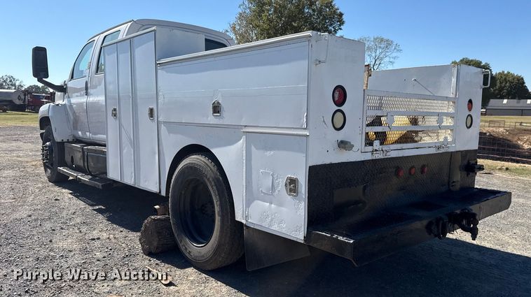 image for item DJ7942 2005 GMC C6500 utility / service truck