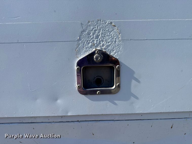 image for item DJ7942 2005 GMC C6500 utility / service truck