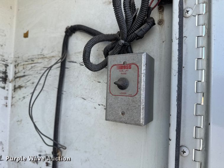 image for item DJ7942 2005 GMC C6500 utility / service truck