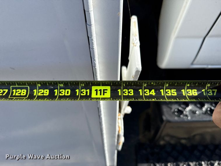 image for item DJ7942 2005 GMC C6500 utility / service truck