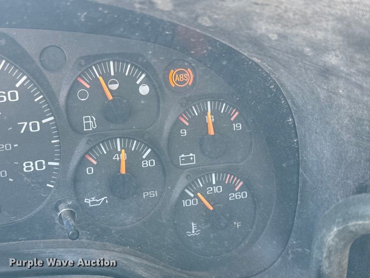 image for item DJ7942 2005 GMC C6500 utility / service truck