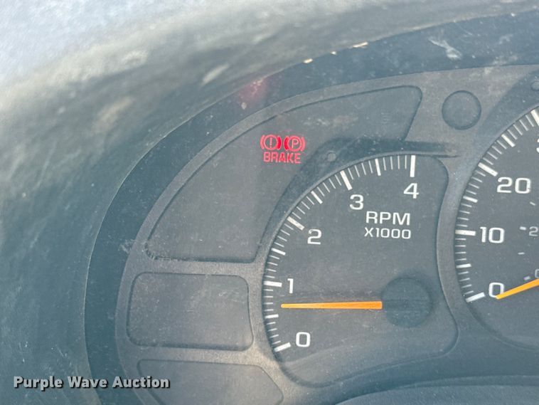 image for item DJ7942 2005 GMC C6500 utility / service truck