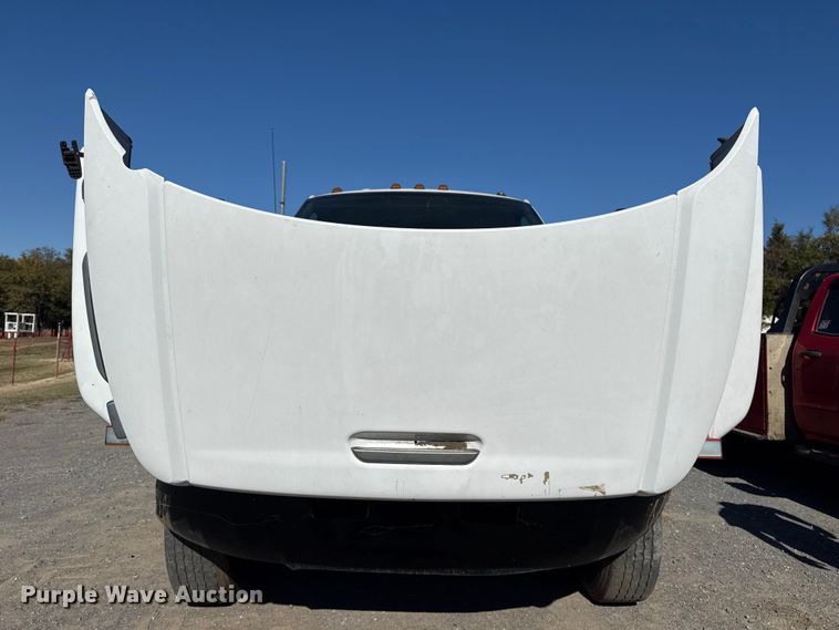 image for item DJ7942 2005 GMC C6500 utility / service truck