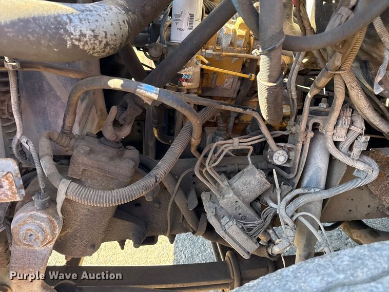 image for item DJ7942 2005 GMC C6500 utility / service truck