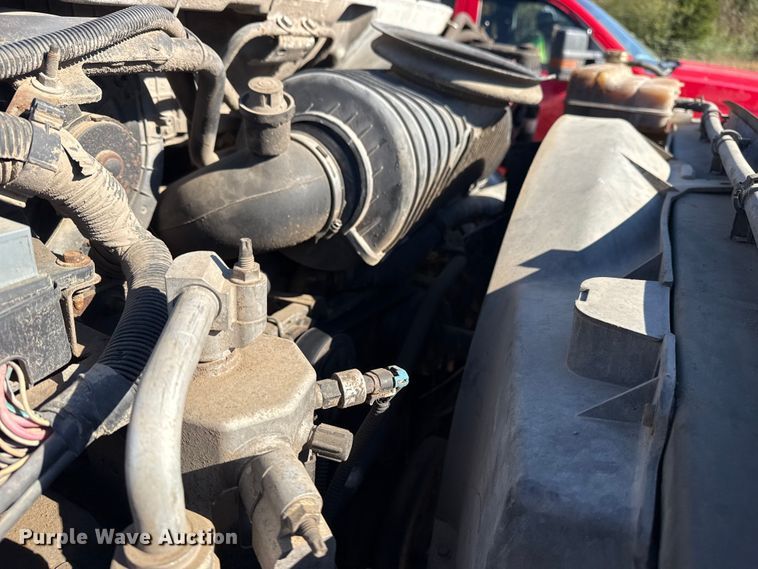 image for item DJ7942 2005 GMC C6500 utility / service truck