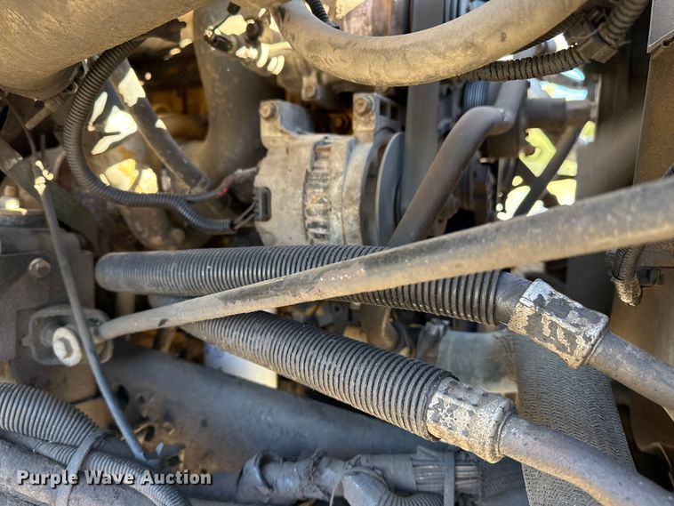 image for item DJ7942 2005 GMC C6500 utility / service truck