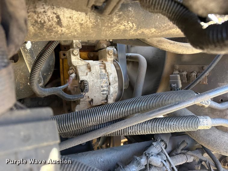 image for item DJ7942 2005 GMC C6500 utility / service truck