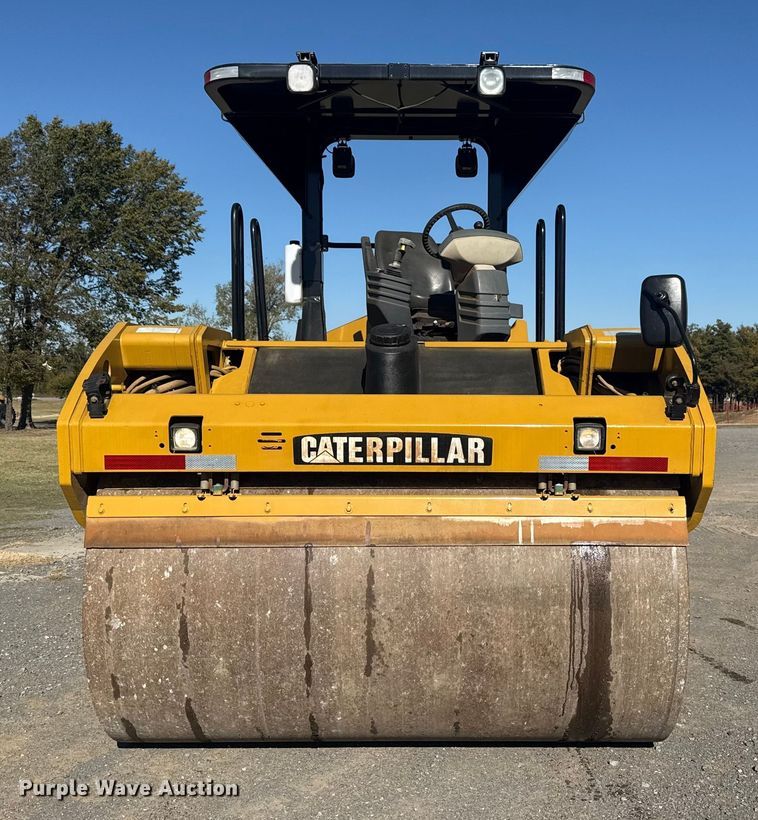 COMPACTADOR 2010 CATERPILLAR CB64