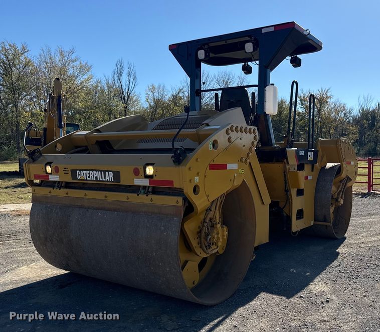 COMPACTADOR 2010 CATERPILLAR CB64