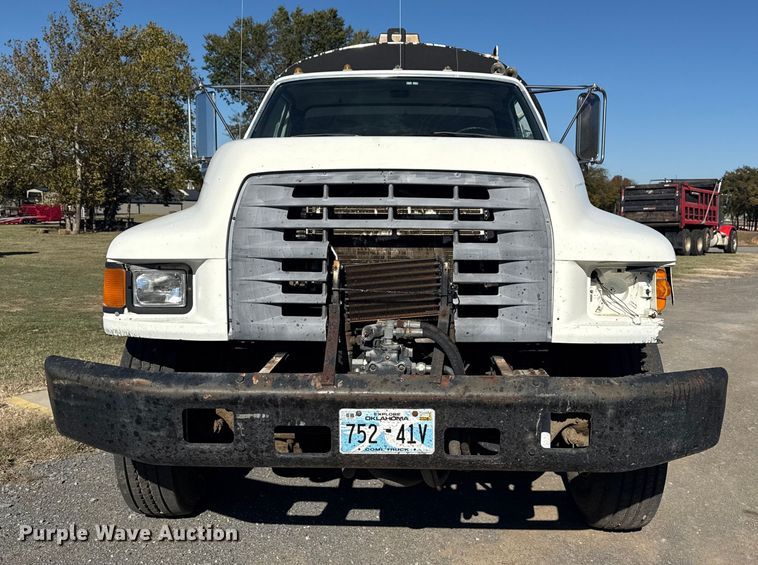 image for item DJ7945 1998 Ford F800 oil distributor truck