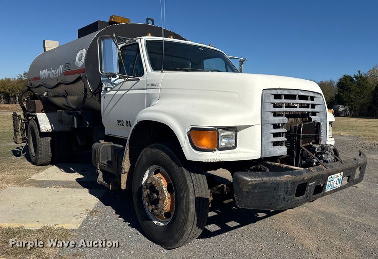 image for item DJ7945 1998 Ford F800 oil distributor truck