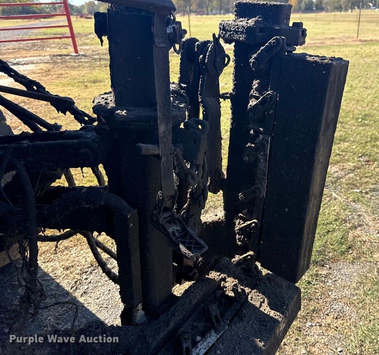 image for item DJ7945 1998 Ford F800 oil distributor truck