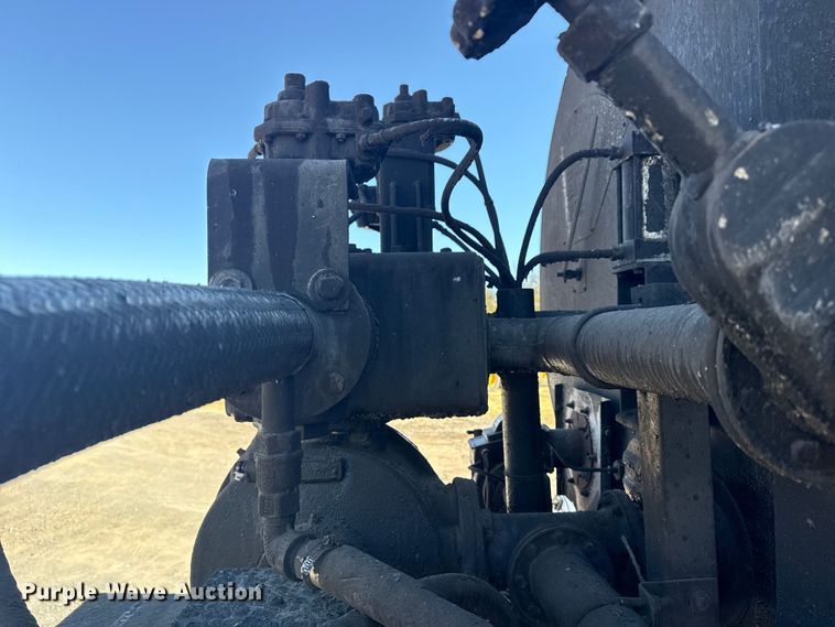 image for item DJ7945 1998 Ford F800 oil distributor truck