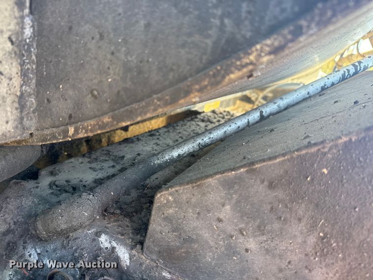 image for item DJ7945 1998 Ford F800 oil distributor truck