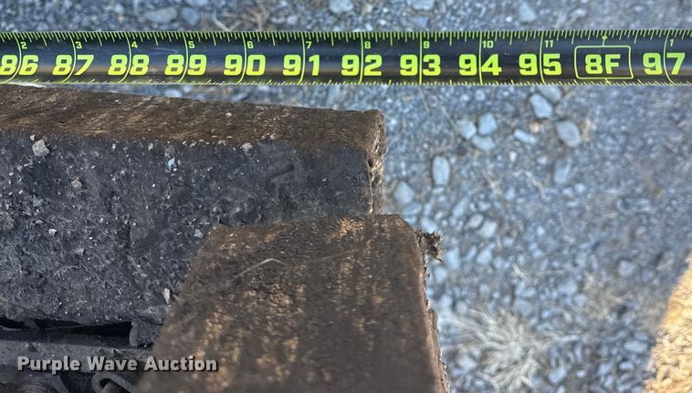 image for item DJ7945 1998 Ford F800 oil distributor truck