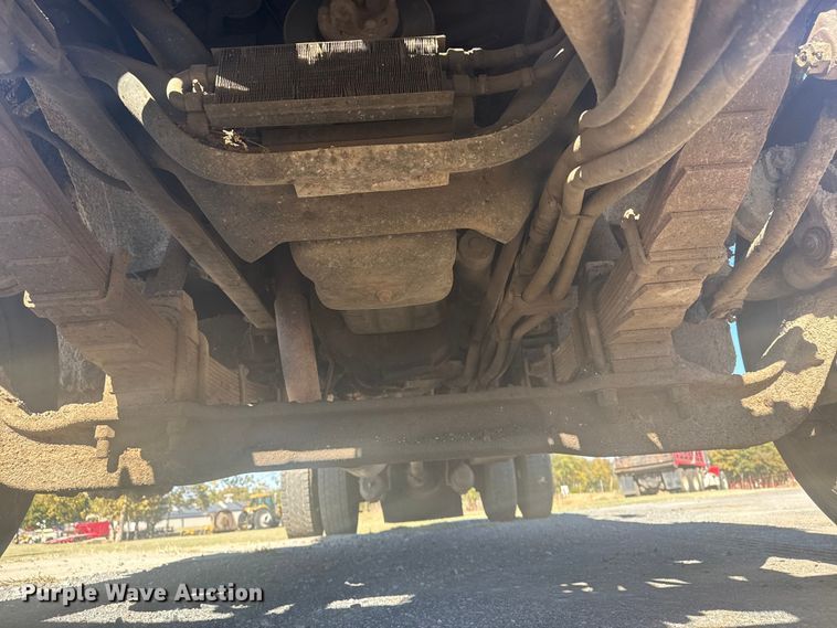 image for item DJ7945 1998 Ford F800 oil distributor truck