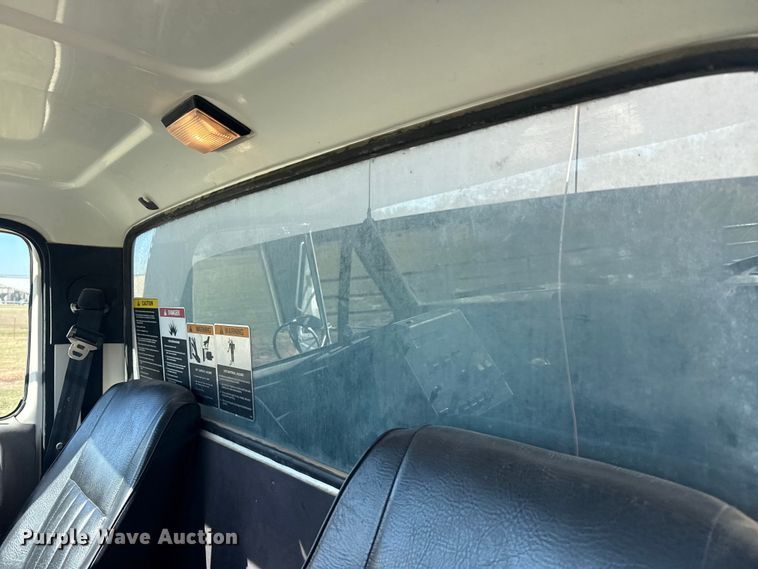 image for item DJ7945 1998 Ford F800 oil distributor truck