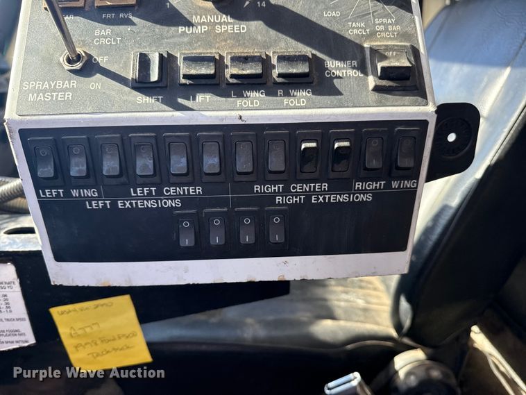 image for item DJ7945 1998 Ford F800 oil distributor truck