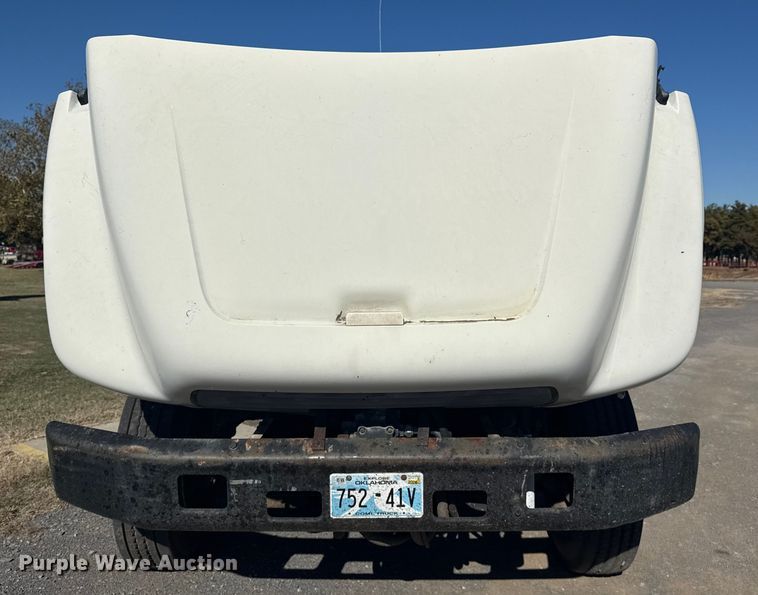 image for item DJ7945 1998 Ford F800 oil distributor truck