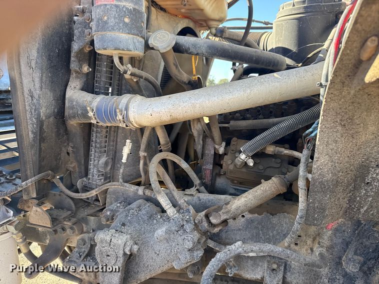 image for item DJ7945 1998 Ford F800 oil distributor truck