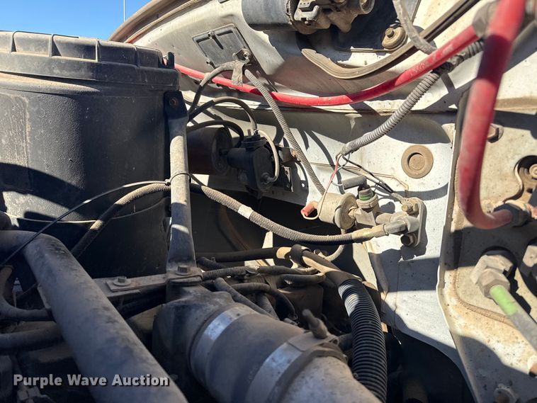 image for item DJ7945 1998 Ford F800 oil distributor truck