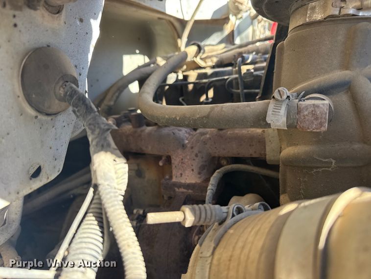 image for item DJ7945 1998 Ford F800 oil distributor truck