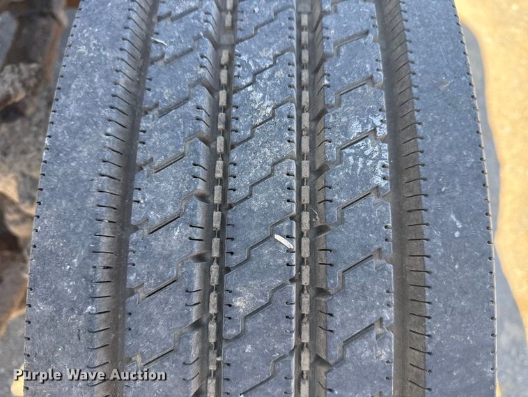 image for item DJ7945 1998 Ford F800 oil distributor truck