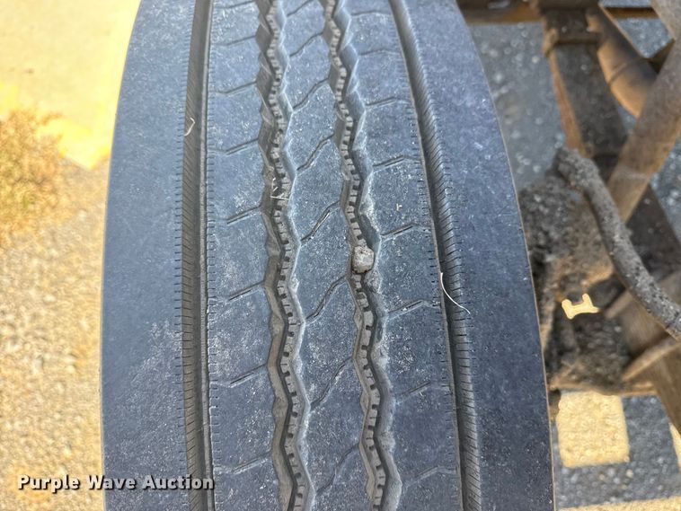 image for item DJ7945 1998 Ford F800 oil distributor truck