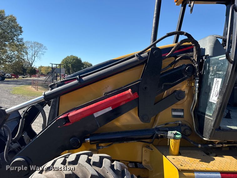 image for item DJ7946 2005 Caterpillar  420D backhoe