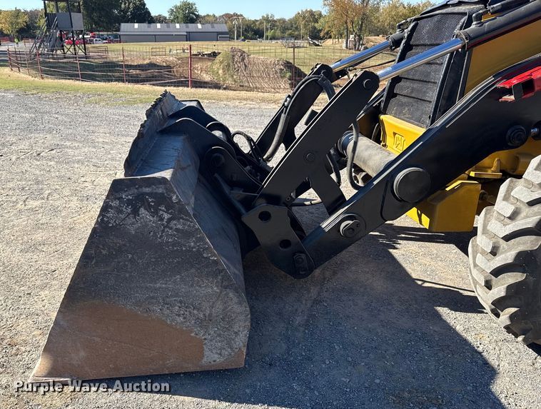 image for item DJ7946 2005 Caterpillar  420D backhoe