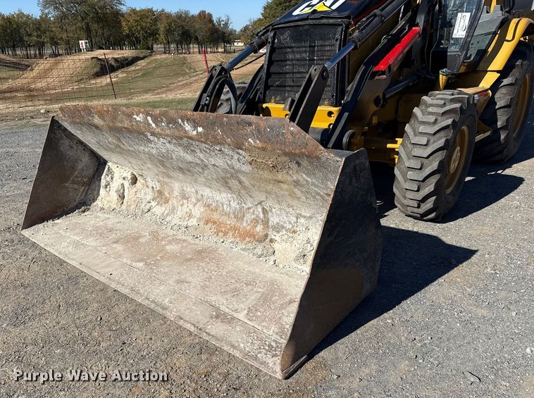 image for item DJ7946 2005 Caterpillar  420D backhoe