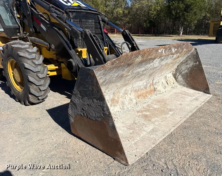 image for item DJ7946 2005 Caterpillar  420D backhoe