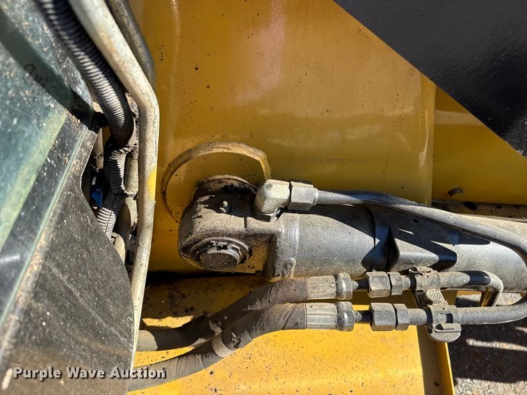 image for item DJ7946 2005 Caterpillar  420D backhoe