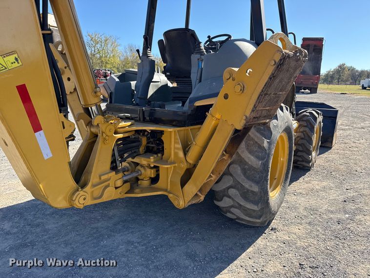image for item DJ7946 2005 Caterpillar  420D backhoe