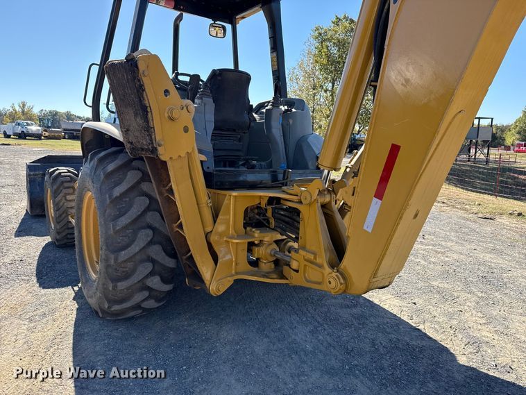 image for item DJ7946 2005 Caterpillar  420D backhoe