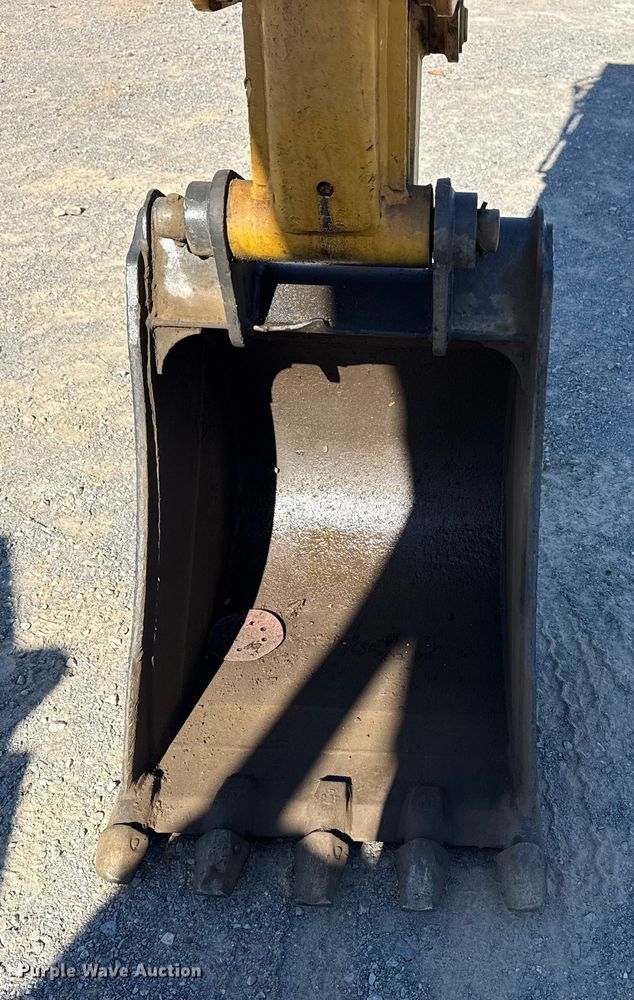 image for item DJ7946 2005 Caterpillar  420D backhoe