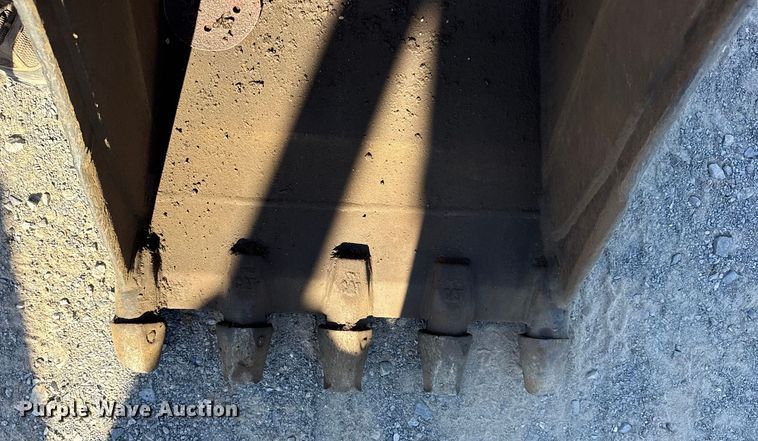 image for item DJ7946 2005 Caterpillar  420D backhoe