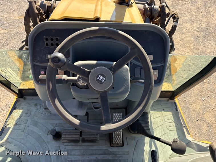 image for item DJ7946 2005 Caterpillar  420D backhoe