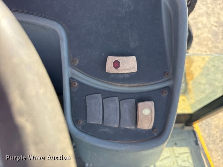 image for item DJ7946 2005 Caterpillar  420D backhoe