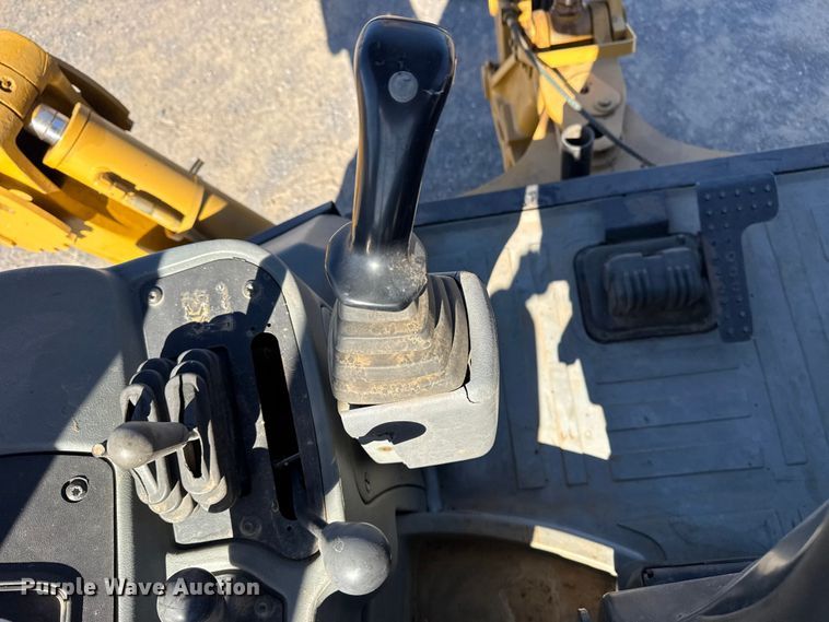 image for item DJ7946 2005 Caterpillar  420D backhoe