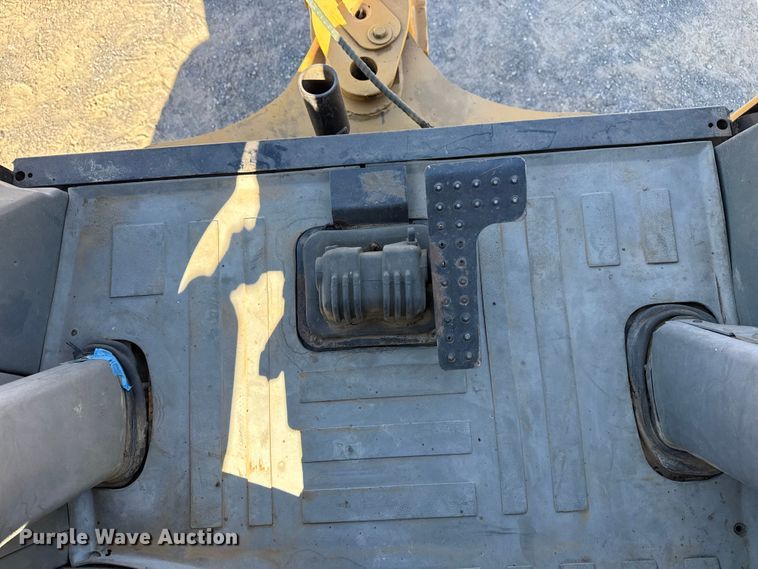 image for item DJ7946 2005 Caterpillar  420D backhoe