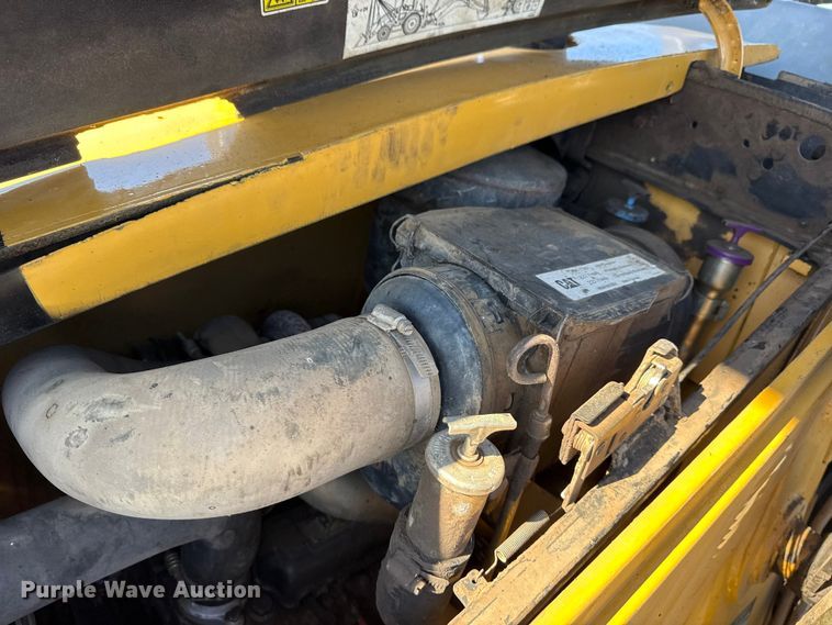 image for item DJ7946 2005 Caterpillar  420D backhoe