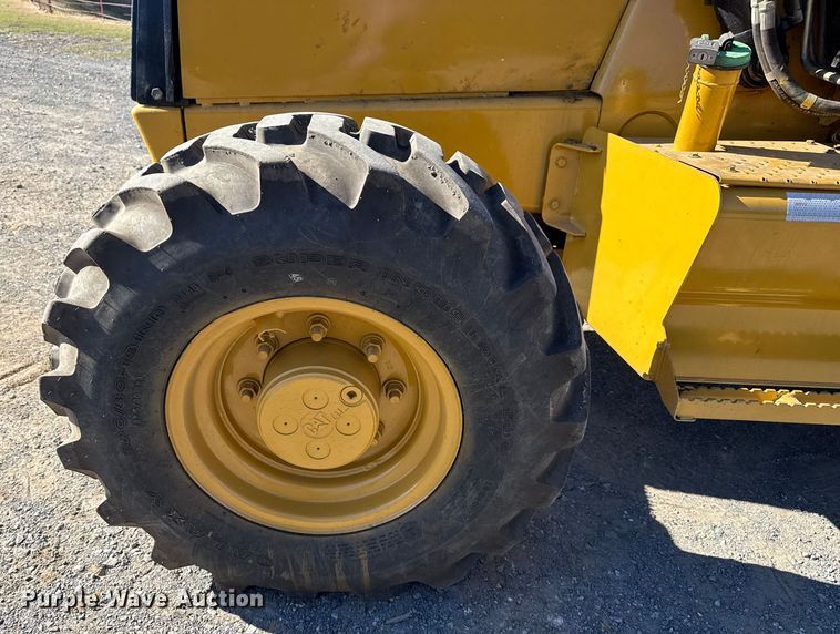 image for item DJ7946 2005 Caterpillar  420D backhoe