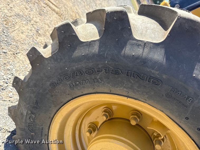 image for item DJ7946 2005 Caterpillar  420D backhoe