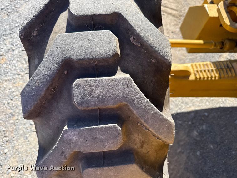 image for item DJ7946 2005 Caterpillar  420D backhoe