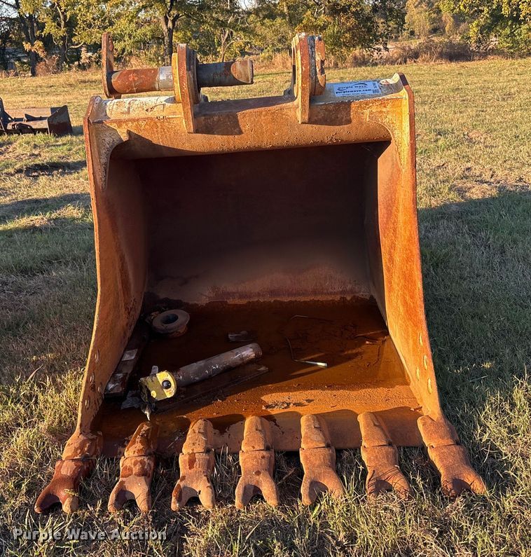 image for item DJ7957 Caterpillar excavator bucket