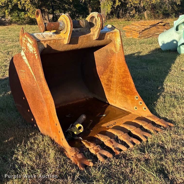 image for item DJ7957 Caterpillar excavator bucket
